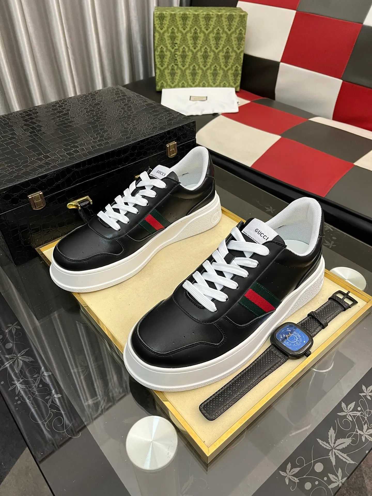 Men's Men's Shoes💰: 380⌚️⌚️[GUCCI] Gucci men's latest white shoe series casual shoes! The official website is built 1:1. Upper: Made of imported cowhide, with electric embroidery ➕Inner lining: Made of high-quality first-layer pigskin, soft and comfortable. Picky material selection and exquisite workmanship give you the best enjoyment. Size: 38-444️⃣Colors available